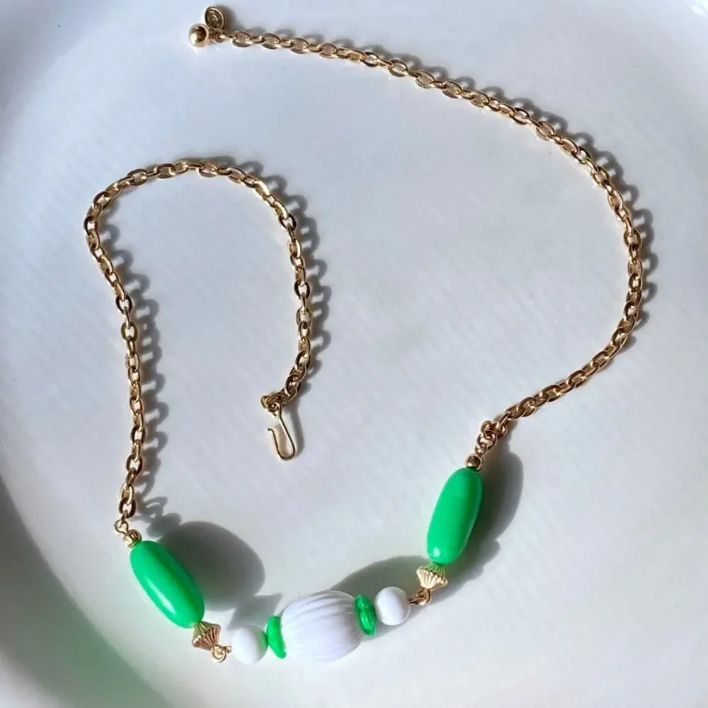 VTG Avon green and white gold tone necklace